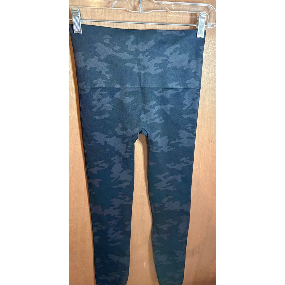 SPANX Look At Me Now Cropped Camo Seamless Leggings Women's M Black Gray NWT